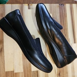 Clarks Collection Castor Black Loafer Flat Shoes  Womens 9.5